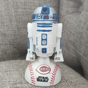 Star Wars R2-D2 Ceramic Bobblehead Figurine in White and Blue - Reds Edition